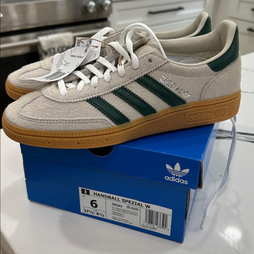 NWT - ADIDAS Handball Spezial Suede Leather Sneakers - Picture 2 of 9
